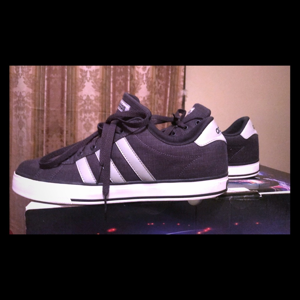 Adidas Men’s Shoes Size 10
